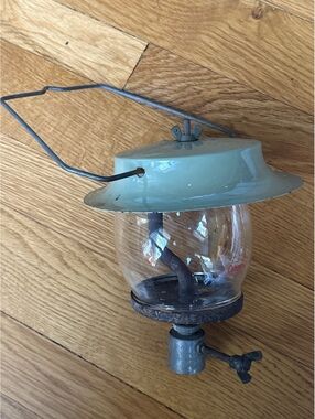 VINTAGE Turner Single Mantle Propane Lantern W/ Coleman Bubble Globe & Stand